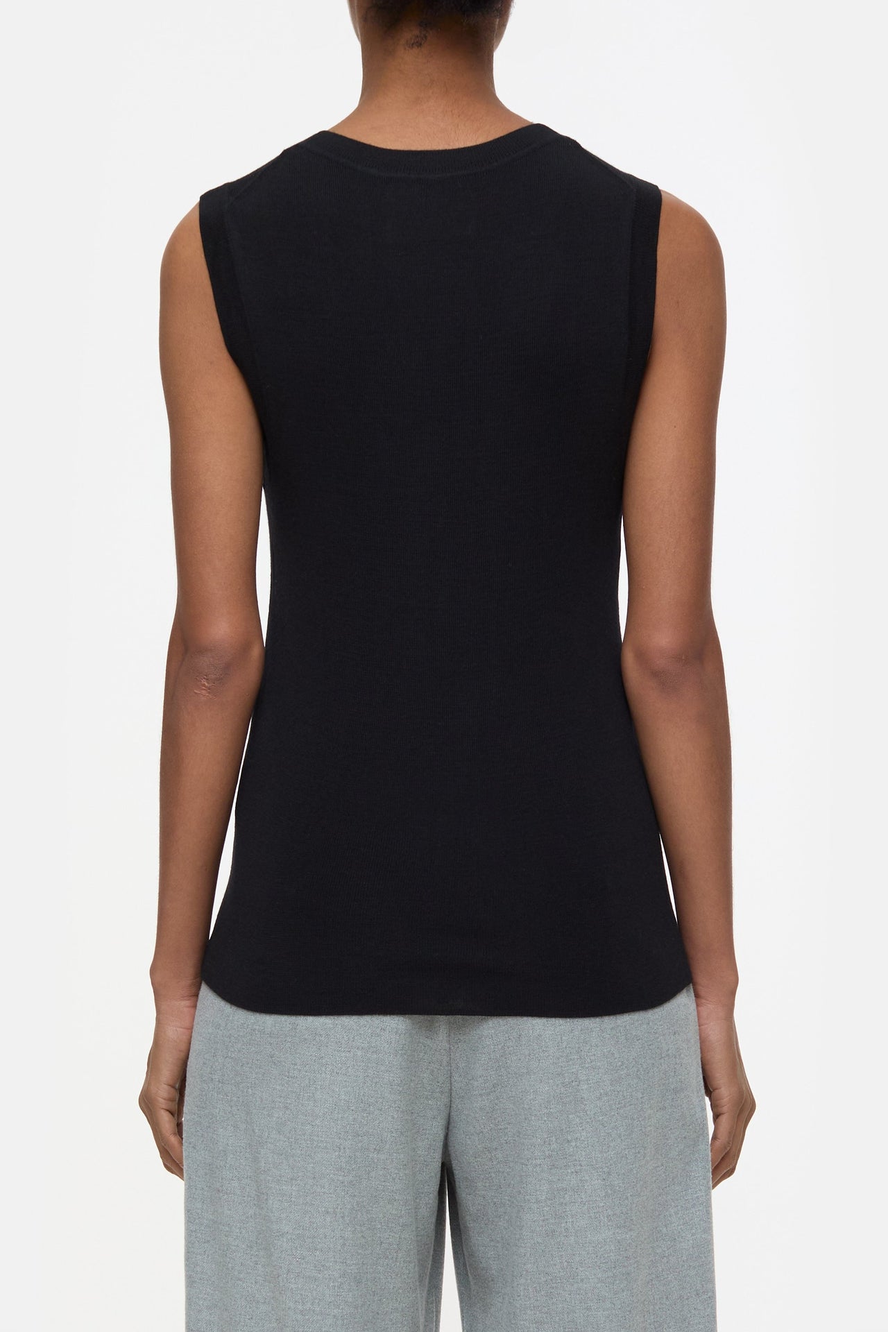 CLOSED WOMENS WOOL/SILK SLEEVELESS CREW NECK - 2 COLORS