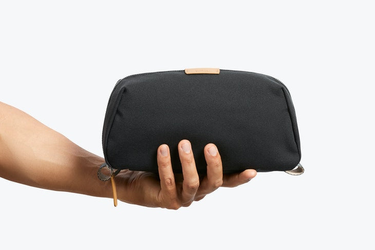 BELLROY TOILETRY KIT PLUS - CHARCOAL